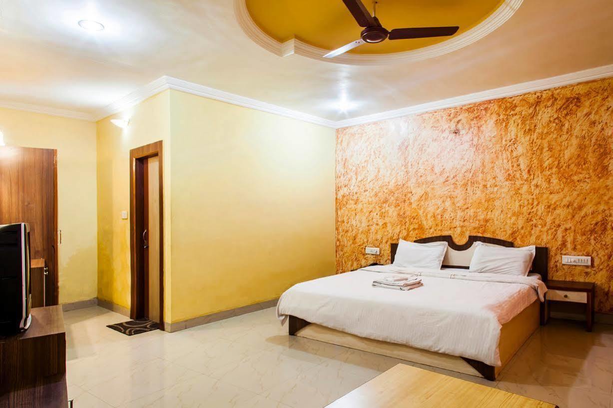 Hotel Sobhraj Ádzsmir Kültér fotó